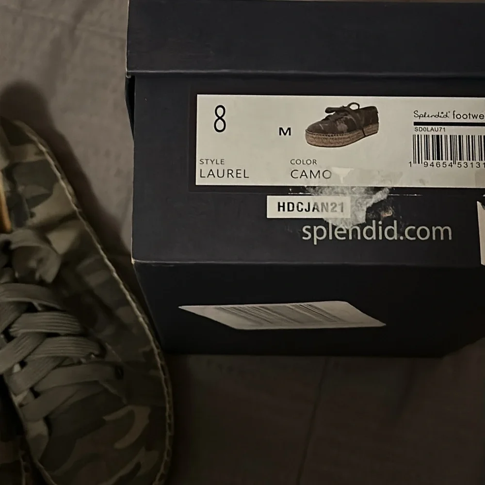 Splendid camo espadrille size 8